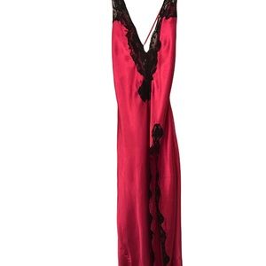 New Victoria’s Secret sexy pink and black satin night gown lingerie.NWOT.Size S